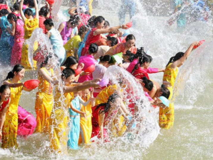 Water-Splashing Festival, the New Year of Dai Ethnic Group
