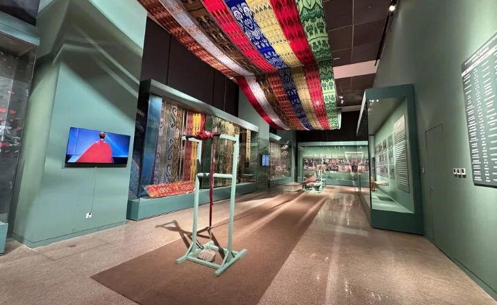 Xinjiang Hetian Intangible Cultural Heritage Exhibition meets Beijing